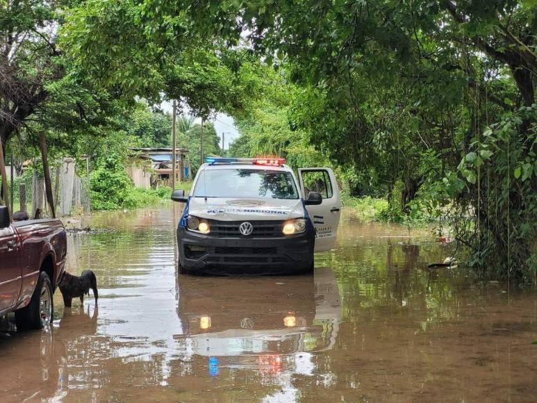 Fuertes inundaciones en la zona norte de Honduras por frente frío