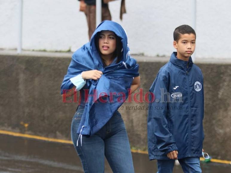 ¡Muestra de fidelidad! Afición de Motagua abarrota el Nacional pese a lluvias y una alerta amarilla