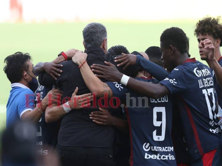 Entradas fuertes, goles y una triste despedida se vivió en el Motagua-Platense (Fotos)