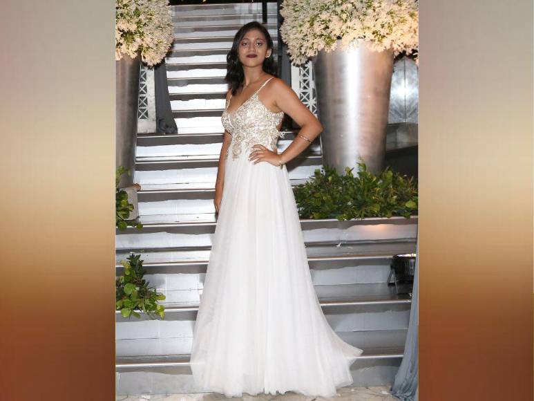 Cortes clásicos y colores pasteles predominaron en la prom night 2022 de La Estancia