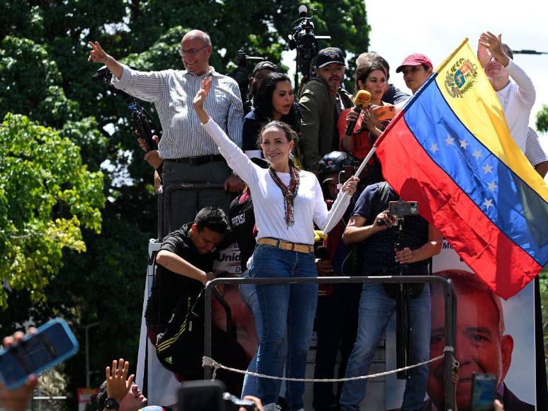 María Corina Machado sale de la clandestinidad y lidera manifestaciones contra Maduro