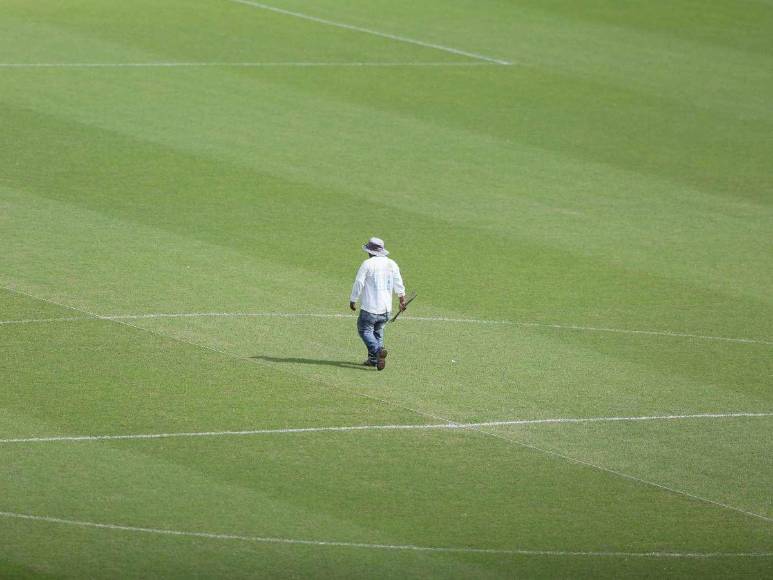 Inician los preparativos del Estadio Nacional para Honduras -México