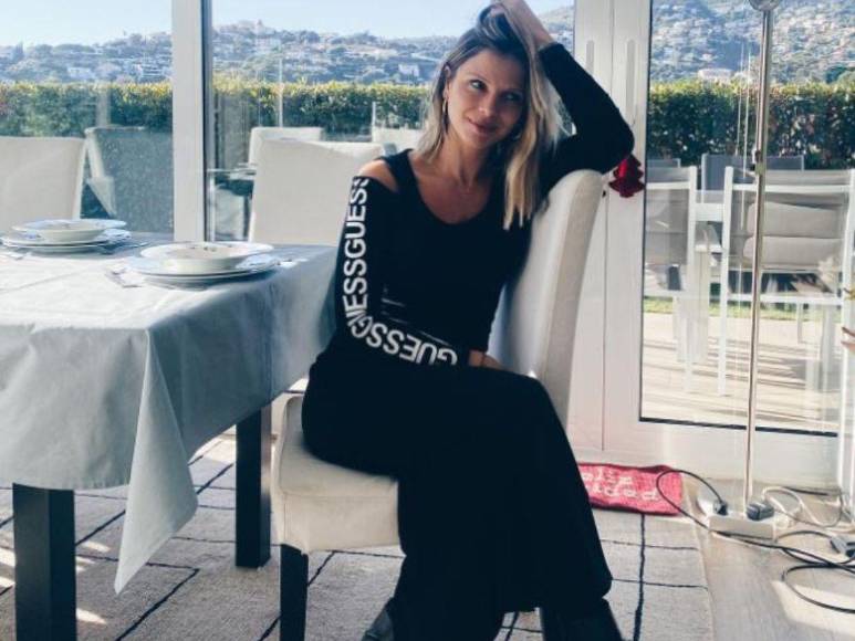 ¿Qué ha sido de Núria Tomás, la exnovia de Piqué a la que habría engañado con Shakira?