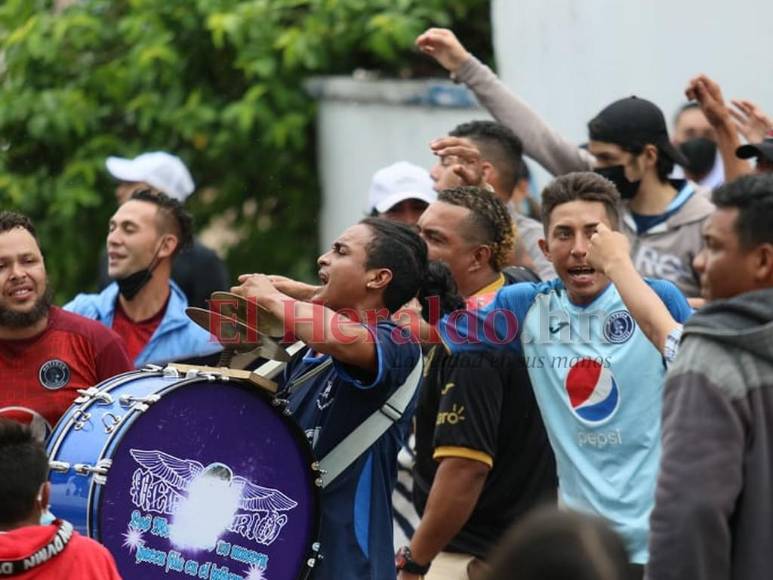 ¡Muestra de fidelidad! Afición de Motagua abarrota el Nacional pese a lluvias y una alerta amarilla