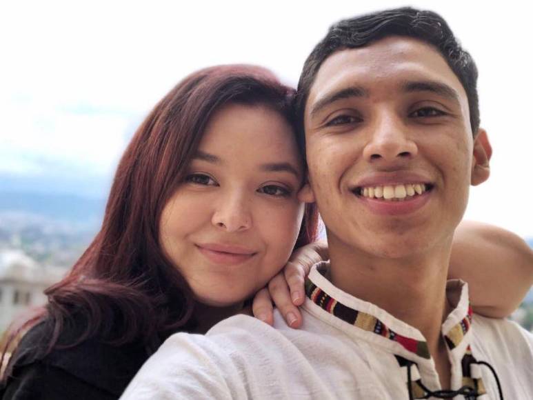 ¿Quién es María Elisa Casanova, la novia de Fausto Cálix, director de Aduanas?