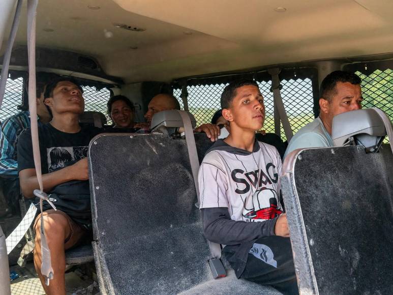 Migrantes desafían peligrosas barreras fronterizas en su camino a Estados Unidos