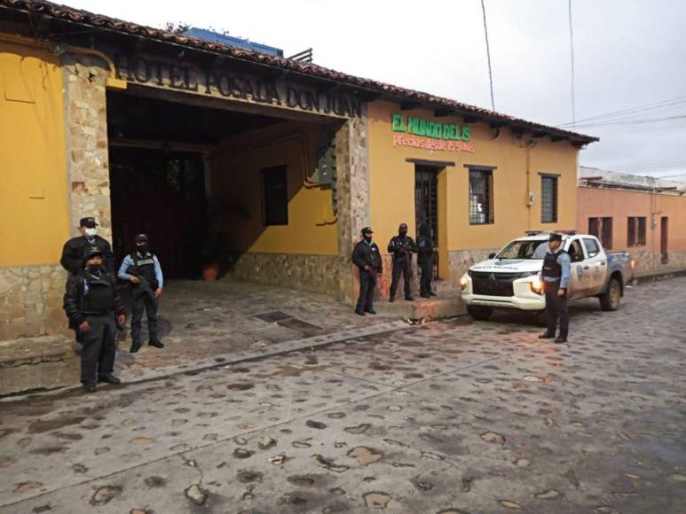 FOTOS: Autoridades resguardan bienes de JOH para evitar saqueos