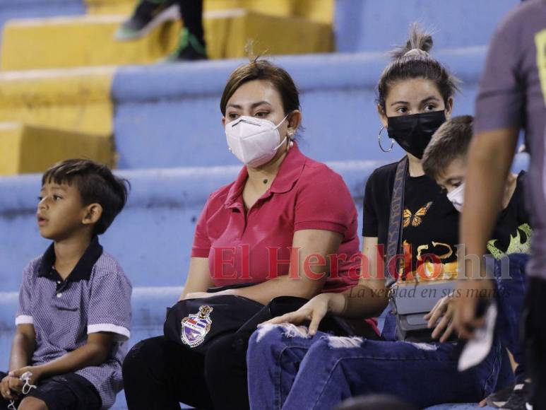 Carnaval Verdolaga y desconcierto ceibeño: La goleada 4-1 del Marathón sobre el Victoria en imágenes