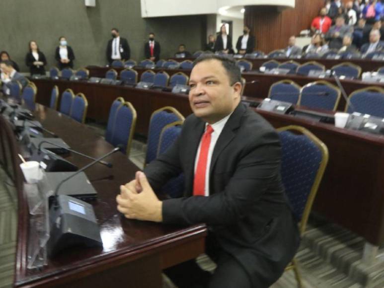 Ausencia del Partido Nacional, Argueta y Xiomara, marcaron instalación de la segunda legislatura