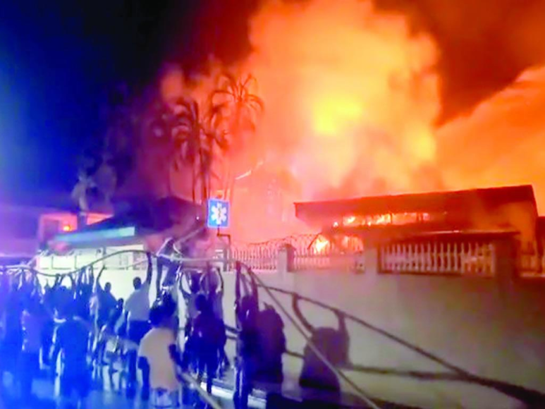 Lo que se sabe de la construcción de hospital híbrido tras incendio en Roatán