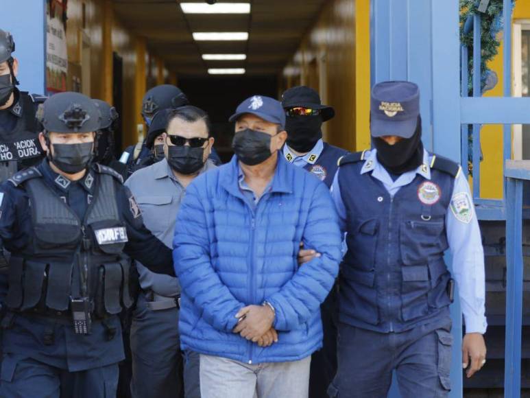 Bajo fuerte resguardo policial y en caravana: así fue el traslado del exdiputado Midence Oquelí a la CSJ