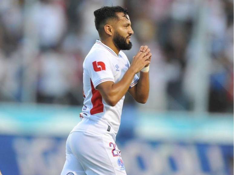 Olimpia para Apertura 2024: Cinco salidas y los fichajes de Pedro Troglio