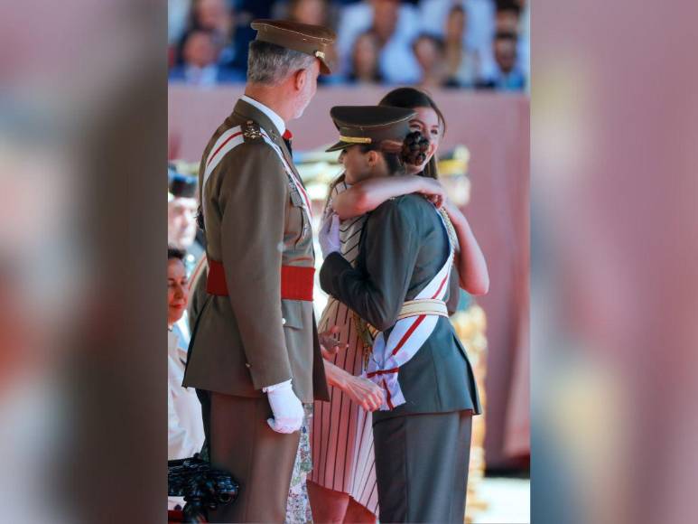 La princesa Leonor se despide de la academia militar en Zaragoza