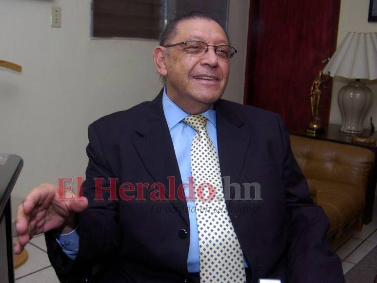 Destacado político, diplomático y analista: La trayectoria de Enrique Ortez Colindres