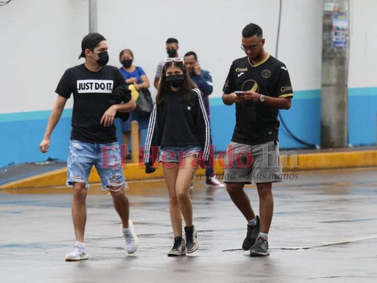 ¡Muestra de fidelidad! Afición de Motagua abarrota el Nacional pese a lluvias y una alerta amarilla