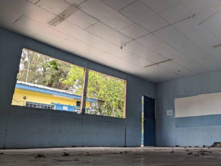 Antes y después de la Escuela Experimental de la UNAH reconstruida por Shin Fujiyama