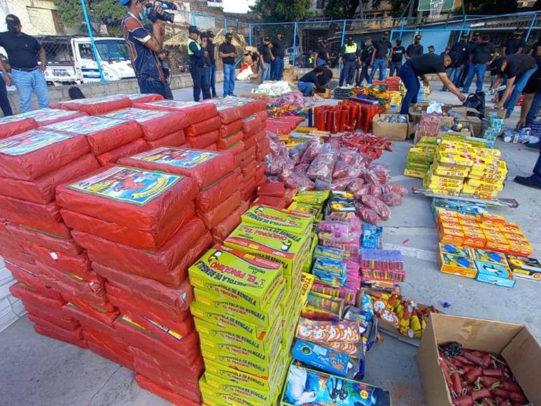 Decomisan fuerte cargamento de pólvora en mercados de Comayagüela