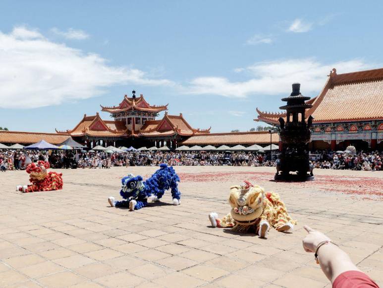 Bailes y disfraces: así se vivió la celebración del Año Nuevo chino en diferentes partes del mundo