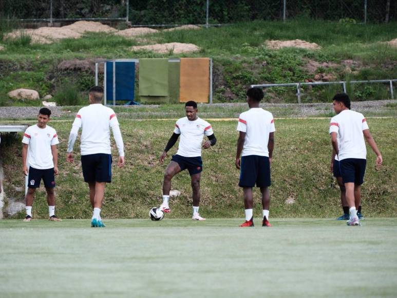 Romell Quioto sorprende y realiza trabajos de pretemporada con el Olimpia de Pedro Troglio