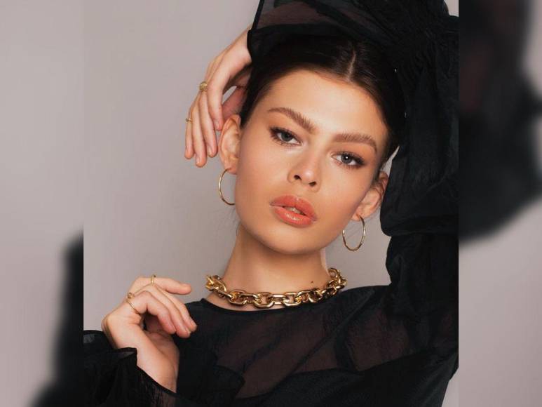 Conoce a Rikkie Kolle, la mujer transgénero que representará a Países Bajos en Miss Universo