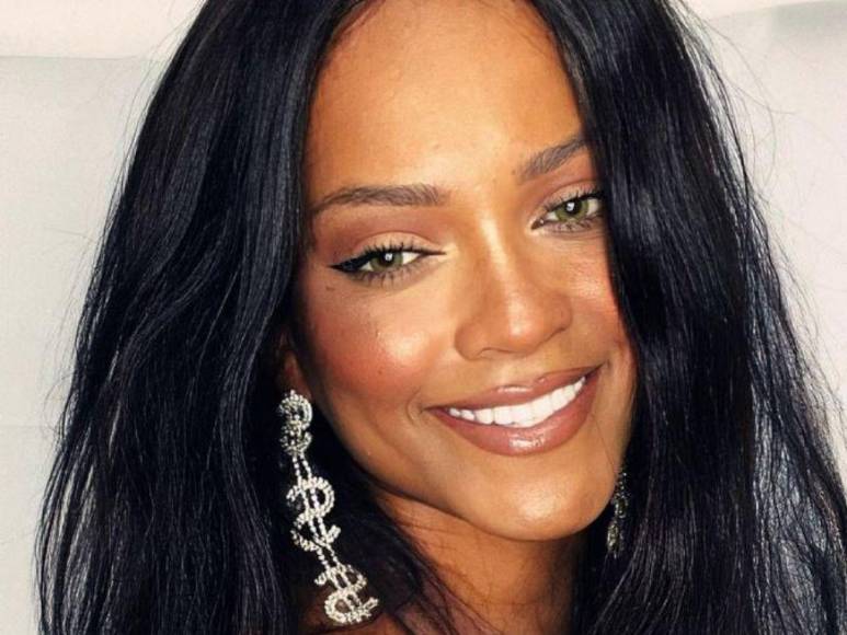 Ella es Priscila Beatrice, la brasileña que causa furor en redes sociales por su parecido con Rihanna