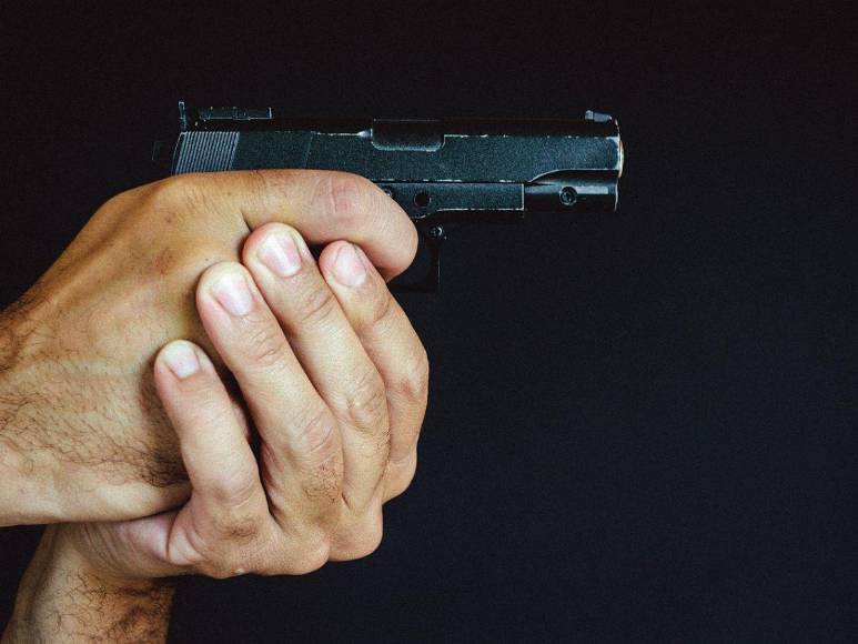 Tras discusión por celular, joven mata a sus padres en Brasil y convive con cadáveres