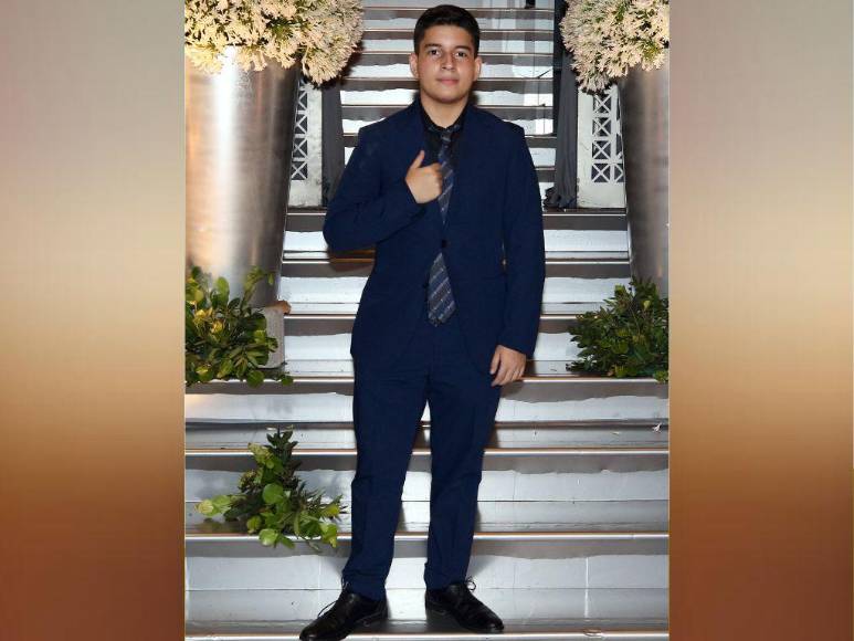 Cortes clásicos y colores pasteles predominaron en la prom night 2022 de La Estancia