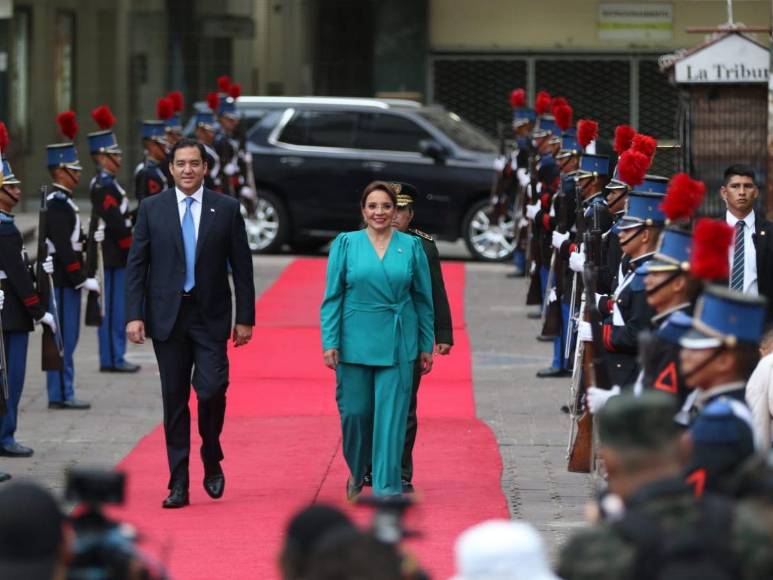 De turquesa, así luce la presidenta Xiomara Castro en las fiestas patrias 2024