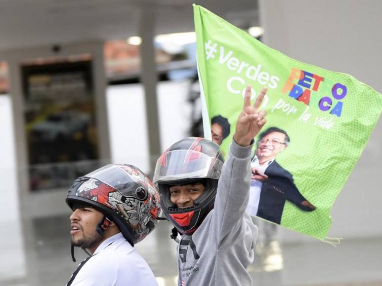 Colombianos celebran el triunfo de Gustavo Petro, presidente de Colombia (Fotos)