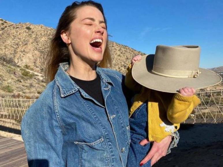 Así es la lujosa mansión que Amber Heard compró en zona desértica de California (FOTOS)