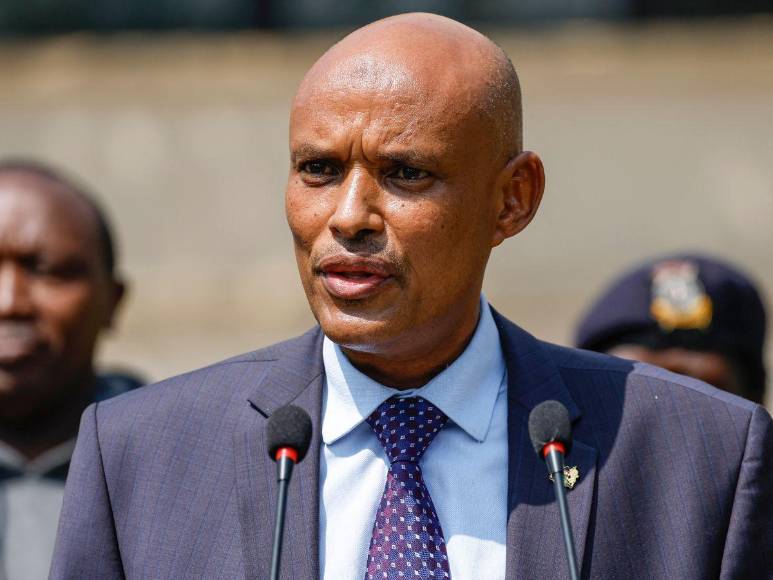 Detienen a asesino serial en Kenia; descuartizó a 42 mujeres