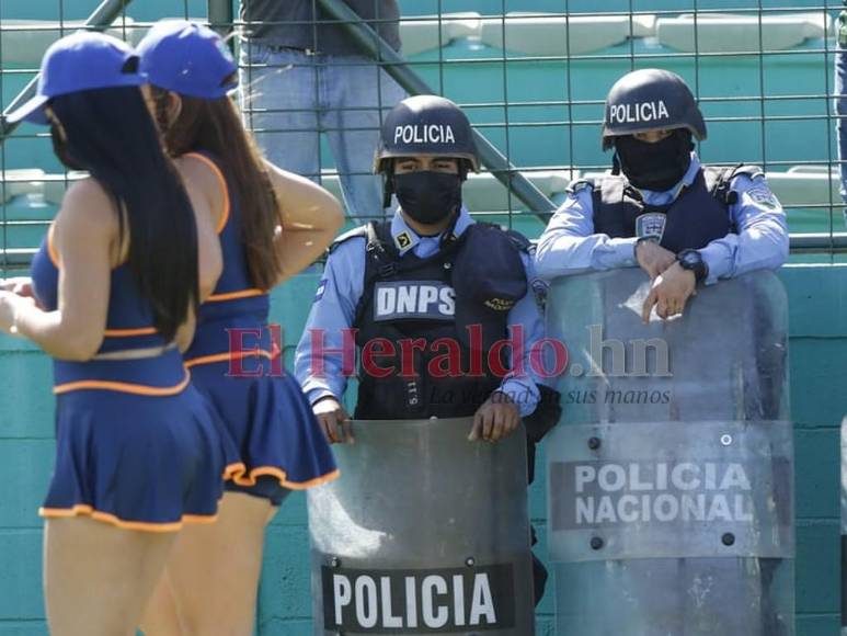 Agresiones verbales e intervención de la policía: Lo que no viste del Marathón-Victoria