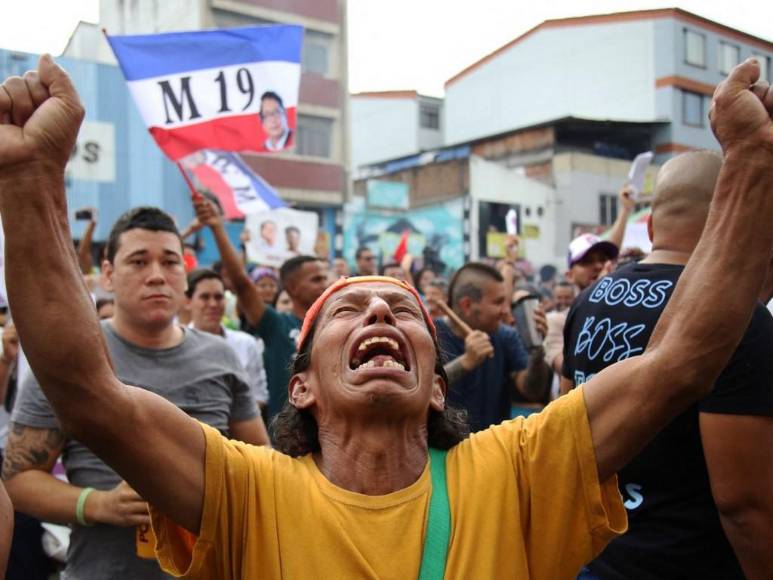 Colombianos celebran el triunfo de Gustavo Petro, presidente de Colombia (Fotos)
