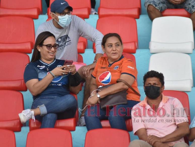 Apoyo, optimismo y presión: El ambiente festivo en el Motagua - Vida por el pase a semifinales