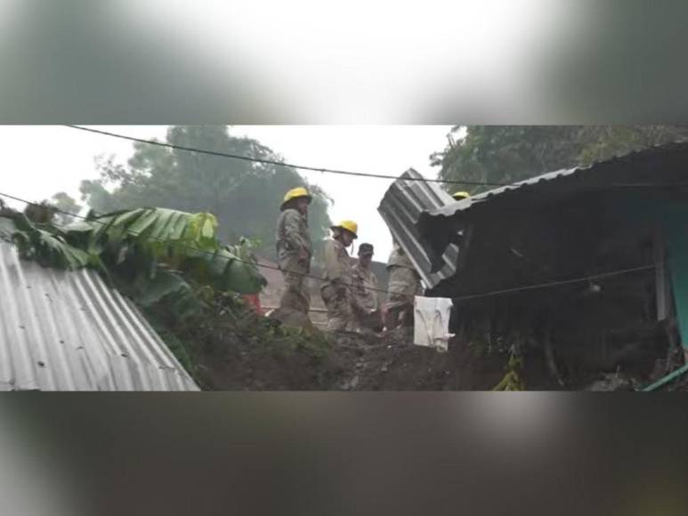 Las primeras imágenes del derrumbe en la colonia Infop de Choloma