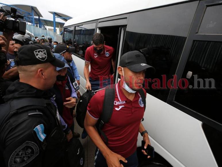En medio de algarabía de su afición llega Motagua al Chelato Uclés (Fotos)