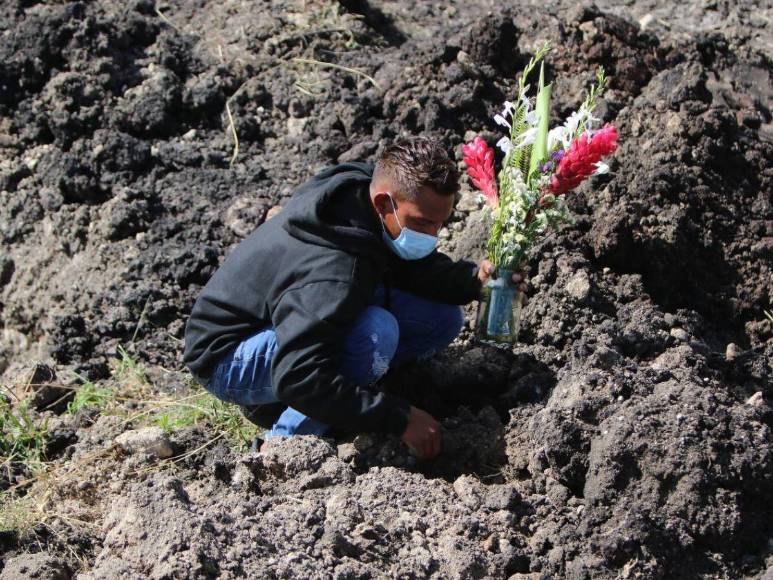 Así fue el entierro de las víctimas del incendio en Ciudad Lempira