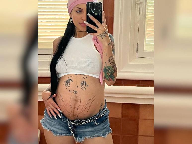 “A Belinda su belleza es la que la tiene sentada”: polémicas declaraciones de madrina de Nodal