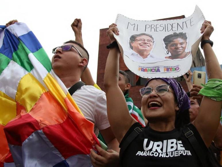 Colombianos celebran el triunfo de Gustavo Petro, presidente de Colombia (Fotos)