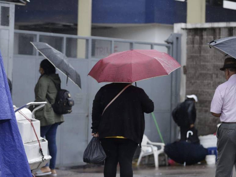 Intensas lluvias azotan la capital por efectos de tormenta tropical Alberto