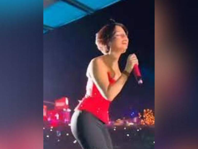 ¿La cantante Ángela Aguilar usa almohadillas para marcar su figura? Esto se sabe