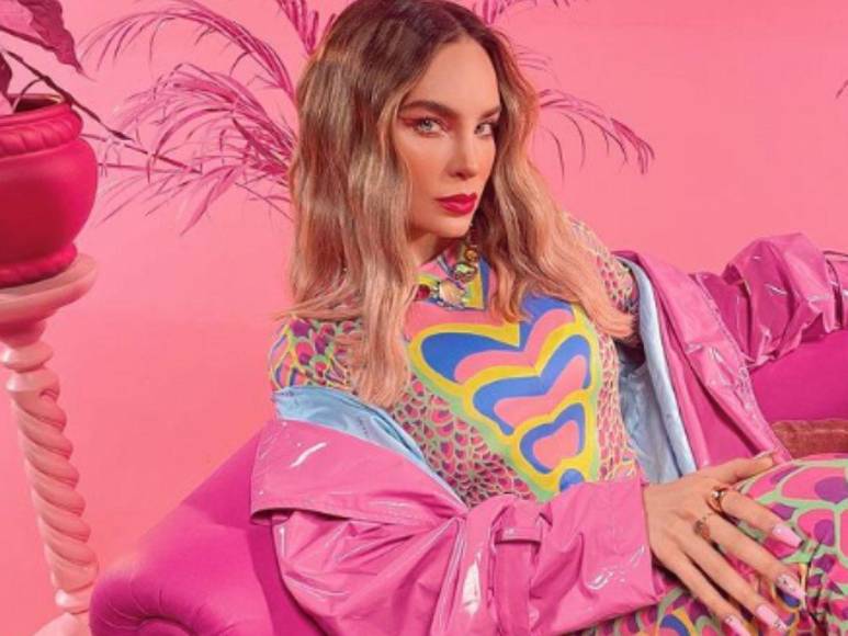 “Santa de los amores”: Belinda reacciona a los tatuajes de sus ex y revela qué perfume usa