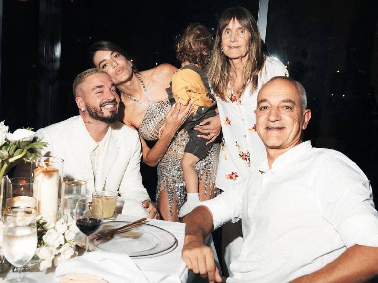 J Balvin celebra el cumpleaños número 30 de su novia Valentina Ferrer, ex miss Argentina