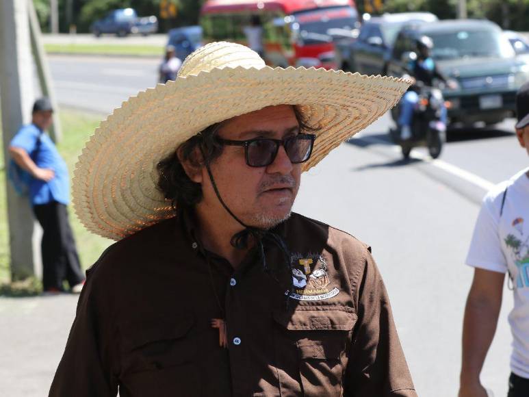 Padre Leopoldo Serrano llega a la capital: ¿Qué habló con Xiomara Castro?