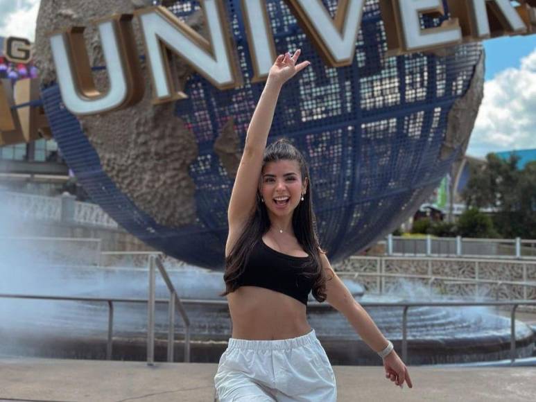 Adriana Hasbún: tiktoker salvadoreña que muestra baile, fitness y humor