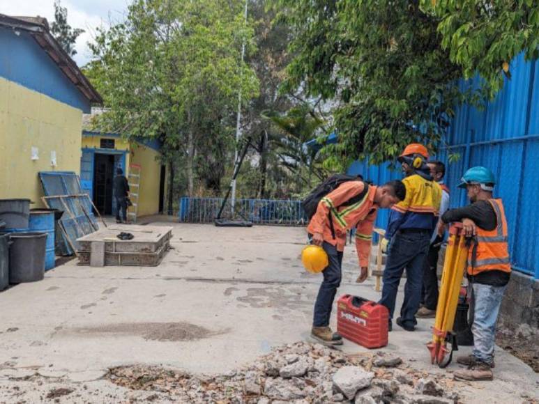 Antes y después de la Escuela Experimental de la UNAH reconstruida por Shin Fujiyama