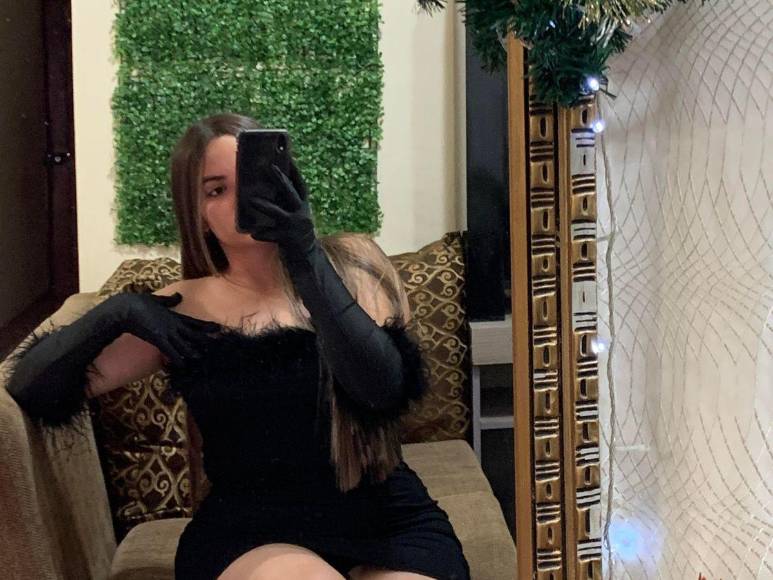 Andrea Rivas: La deslumbrante palillona del Instituto Cosme García de Danlí