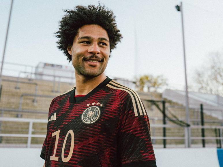 ¡Elegantes e innovadoras! Las camisetas oficiales que se usarán en Qatar 2022