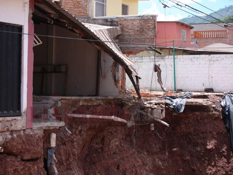 Prados Universitarios está bajo la amenaza de dos nuevos hundimientos (Fotos)
