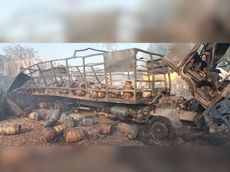 Las imágenes que dejó la potente explosión en planta de gas en Atlántida y que dejó tres heridos